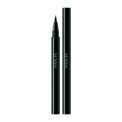 DESIGNING LIQUID EYELINER