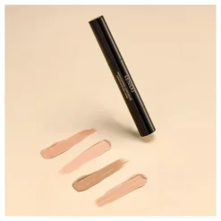 HIGHLIGHTING CONCEALER