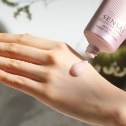 INTENSIVE HAND TREATMENT