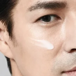 Men Energizing Moisturizer Extra Light Fluid