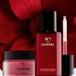 N°1 DE CHANEL CREME MIT ROTER KAMELIE