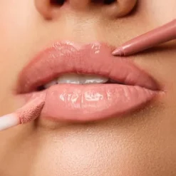 Plumping Lip Fluid 3